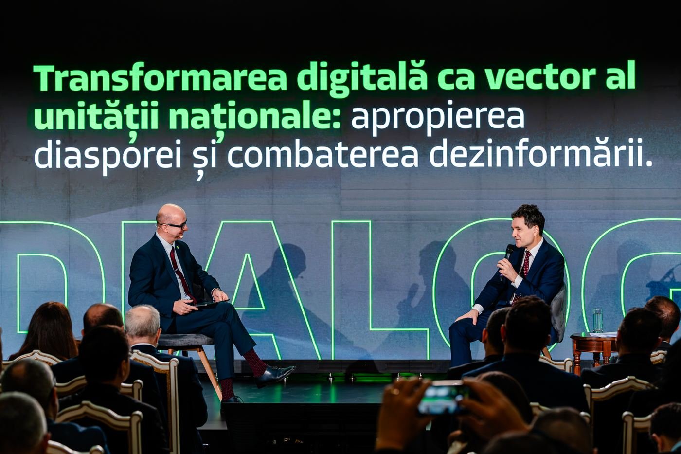 Radu Puchiu in dialogue with President Nicușor Dan at the Summit for Digital Governance